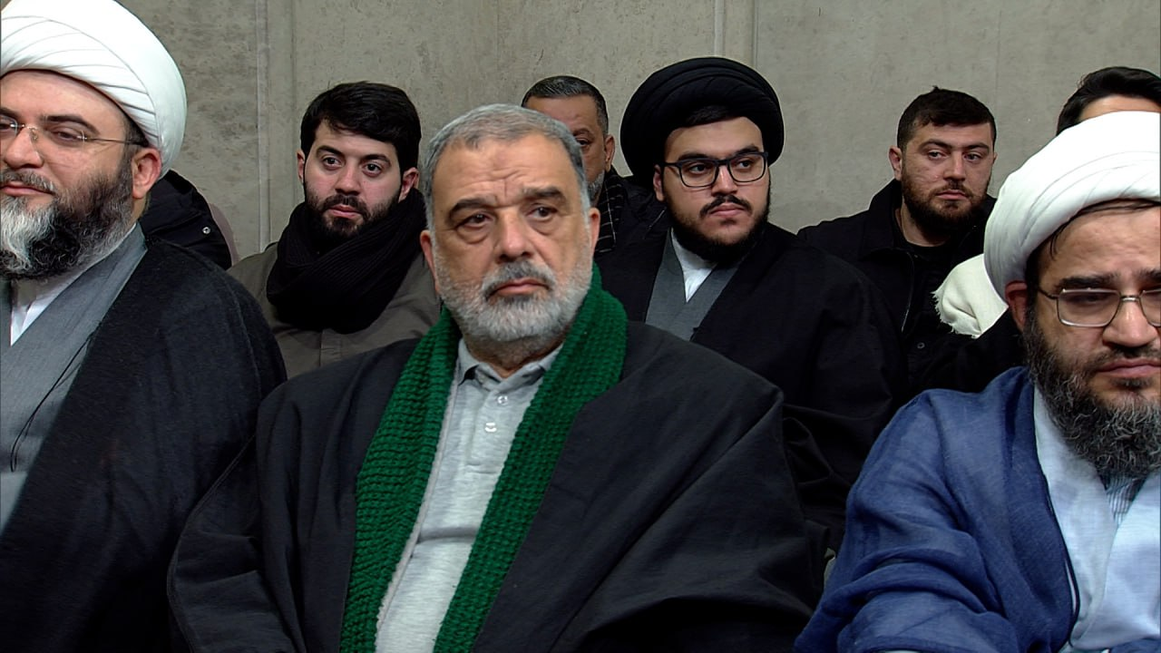 رهبر انقلاب: ملت ایران هرکس که مزدوری آمریکا را کند، لگدمال خواهد کرد_دانش دوست 6 1734913923 852 رهبر انقلاب ملت ایران هرکس که مزدوری آمریکا را کند،