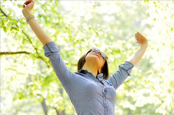 1734956643 543 پذیرفتن خود و جهان اطراف مان چرا؟ و چطور؟ دانش دوست