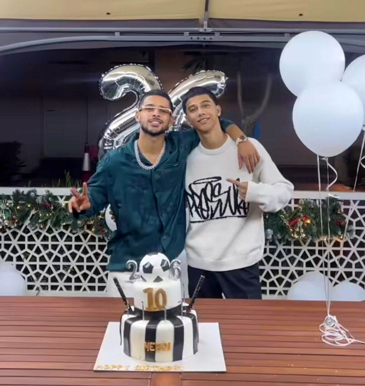 مهمان اختصاصی جشن تولد مهدی قایدی؛ برادر کوچکتر همانند به جود بلینگام_دانش دوست 8 (عکس) مهمان ویژه جشن تولد مهدی قایدی؛ برادر کوچکتر شبیه به جود بلینگام