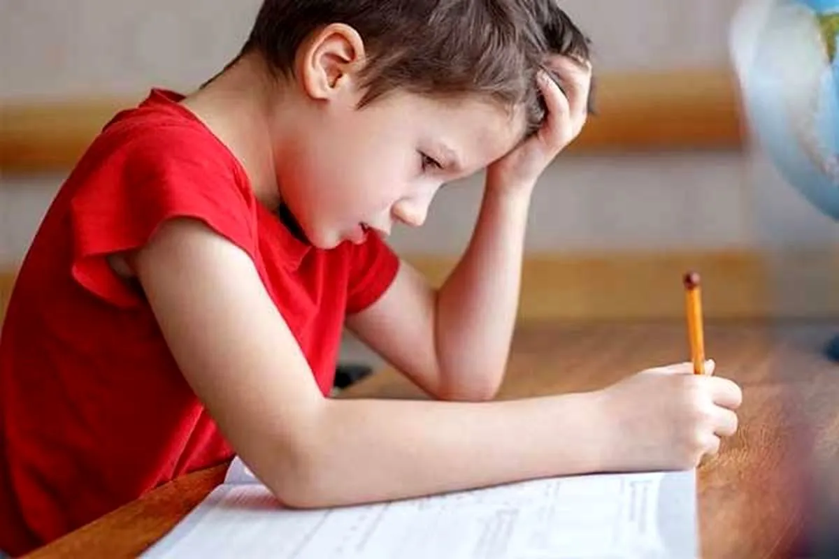 ۵ عادت اشتباه والدین که بچه را لجباز می‌کند