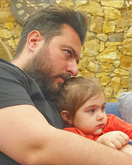 زندگی و آلبوم تصاویر همراه تازه جناب خان /عکس_دانش دوست 18 محسن کیایی