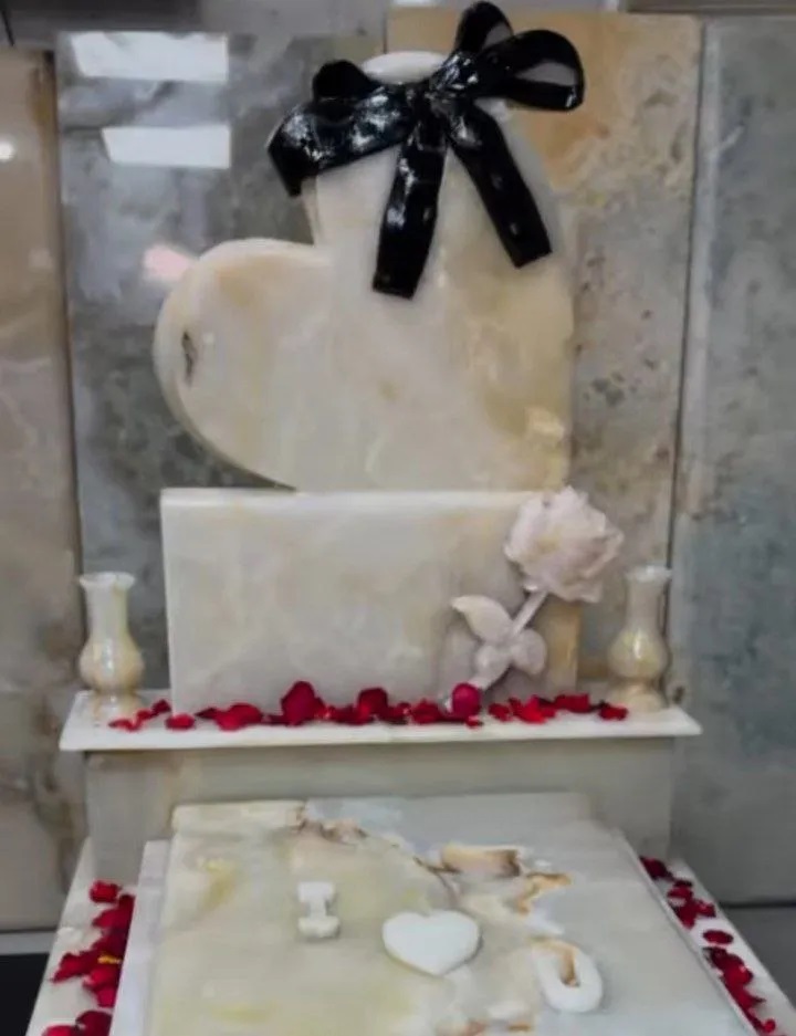 سنگ قبر ولنتاینی هم رسید!/عکس_دانش دوست 1 حححح