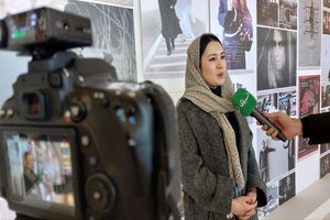 نمی توانم بگویم ایران را زیاد تر دوست دارم یا افغانستان/ من با شما بزرگ شده ام، فقط بعضی اوقات دلگیر می شوم_دانش دوست 8 نمی توانم بگویم ایران را بیشتر دوست دارم یا افغانستان/ من با شما بزرگ شده ام، فقط گاهی دلگیر می شوم