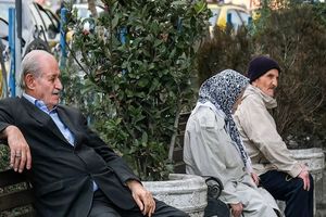 پول سه کیلو آجیل/ عیدی ۳ میلیون تومانیِ بازنشستگان کارگری توهینآمیز است!_دانش دوست 7 پول سه کیلو آجیل/ عیدی ۳ میلیون تومانیِ بازنشستگان کارگری توهینآمیز است!