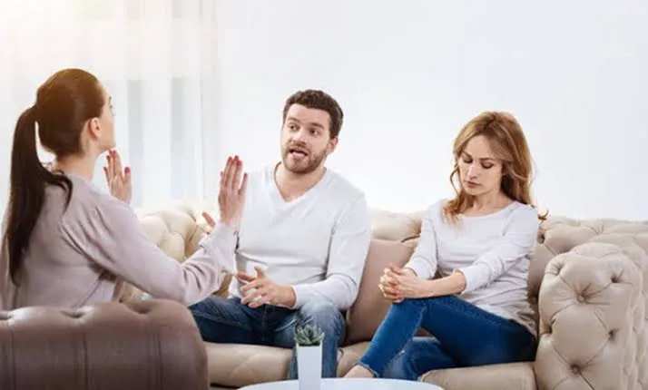 چرا برخیها همیشه وسط سخن دیگران میپرند؟_دانش دوست 4 2