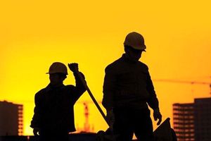 برنامه‌ای برای افزایش حداقل دستمزد کارگران وجود ندارد